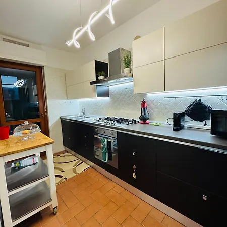 Chloe's A Fiera Di Roma Appartement